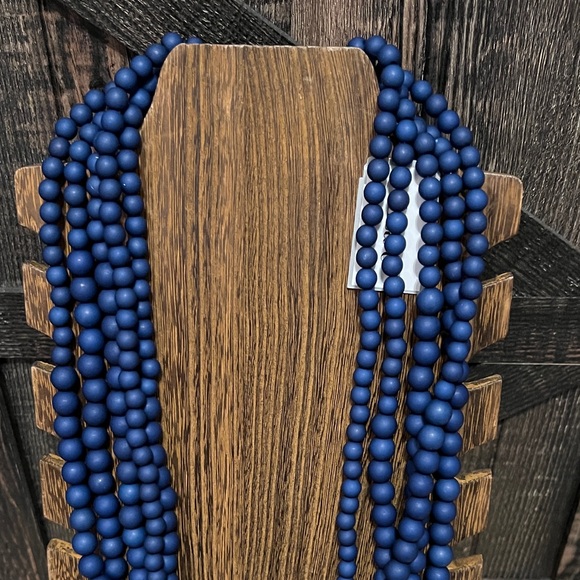 3/$18 Elegant Navy Blue Beaded Necklace Lot 131 - Picture 3 of 7